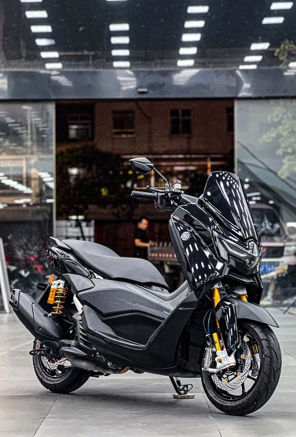 雅马哈 NMAX