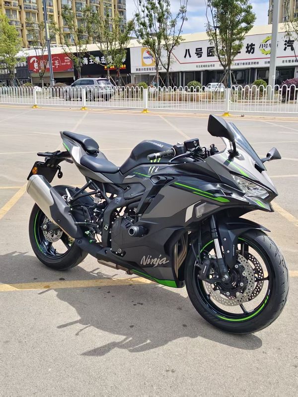 川崎 ZX-4R
