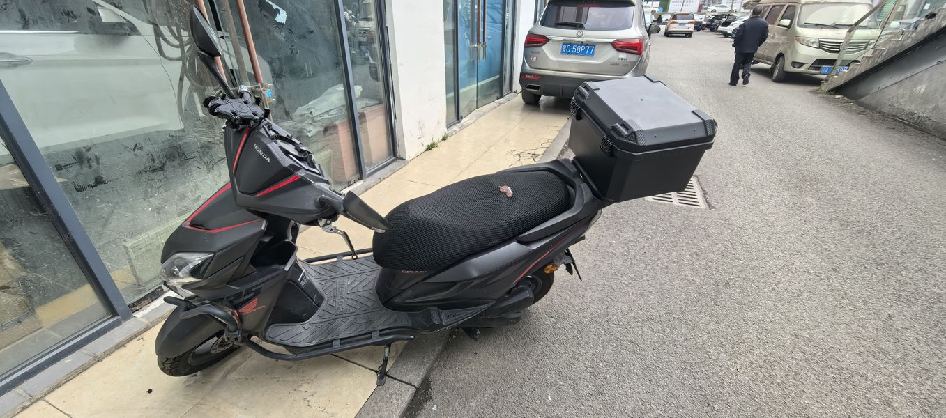 新大洲本田 裂行 RX125Fi