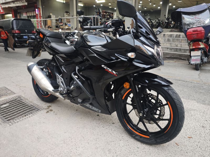 豪爵铃木 GSX250R