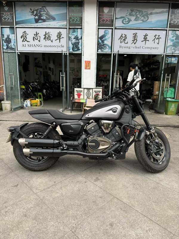 QJMOTOR 闪600