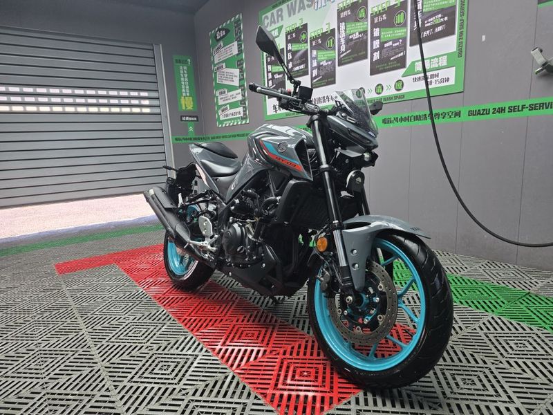 雅马哈 MT-03