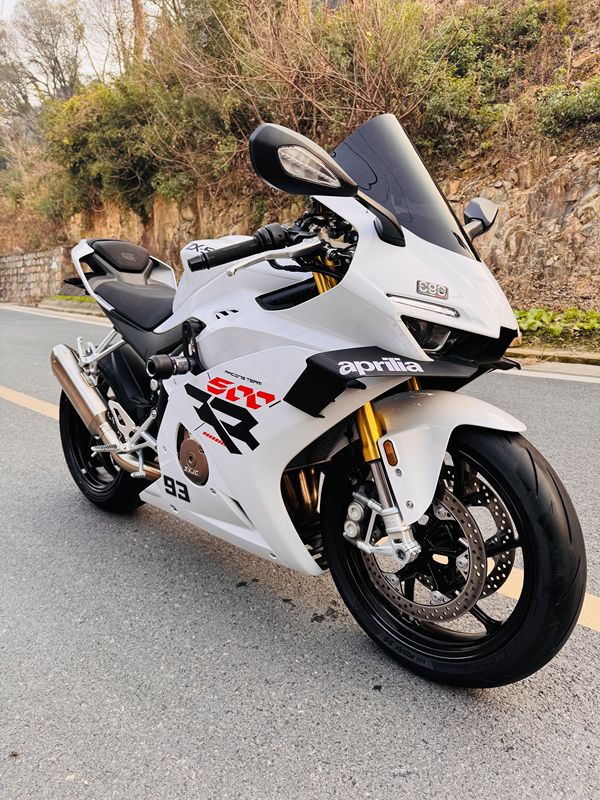 张雪机车 500RR
