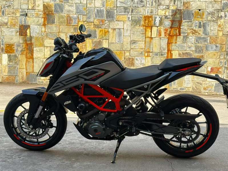 KTMR2R 250 Duke