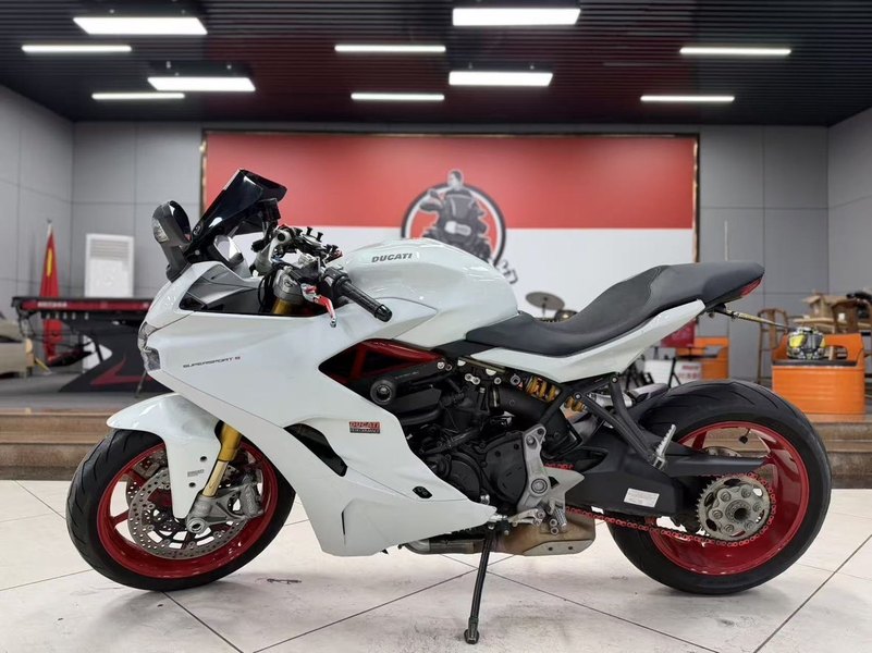杜卡迪 SuperSport