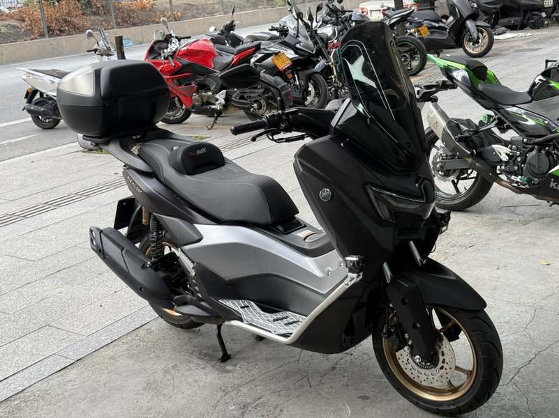 雅马哈 NMAX