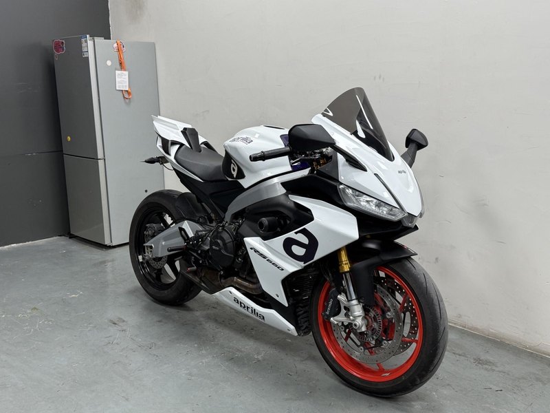 阿普利亚 RS 660 