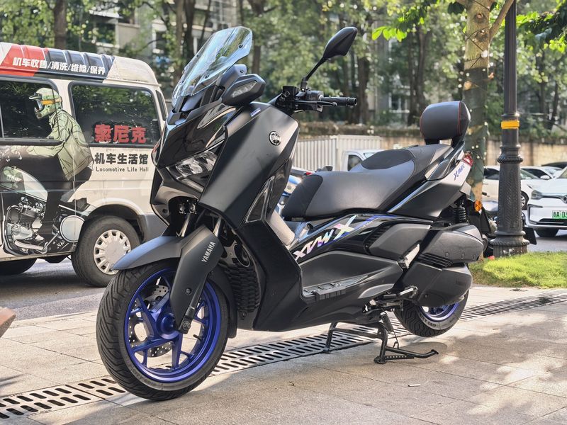 雅马哈 XMAX