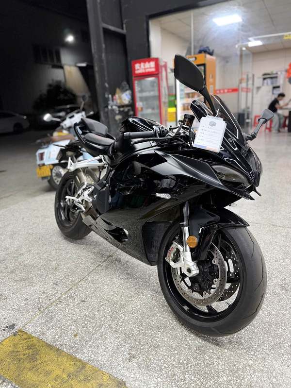 QJMOTOR QJ900GS-8D