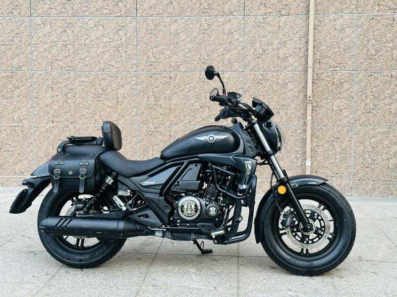 豪爵 TR300
