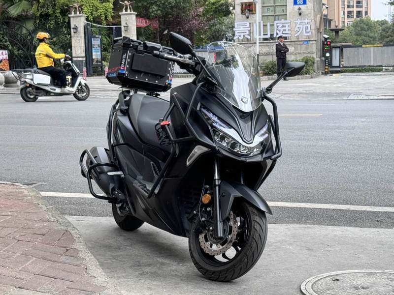 QJMOTOR 鸿250
