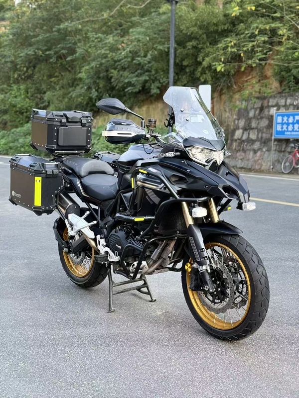 贝纳利 TRK552