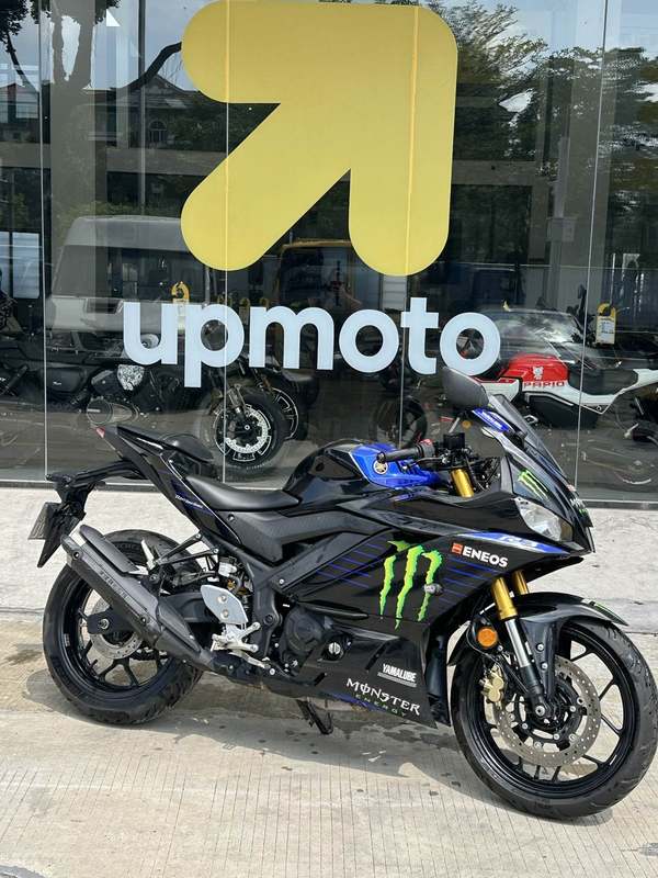雅马哈 YZF-R3