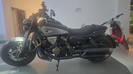 QJMOTOR 闪600