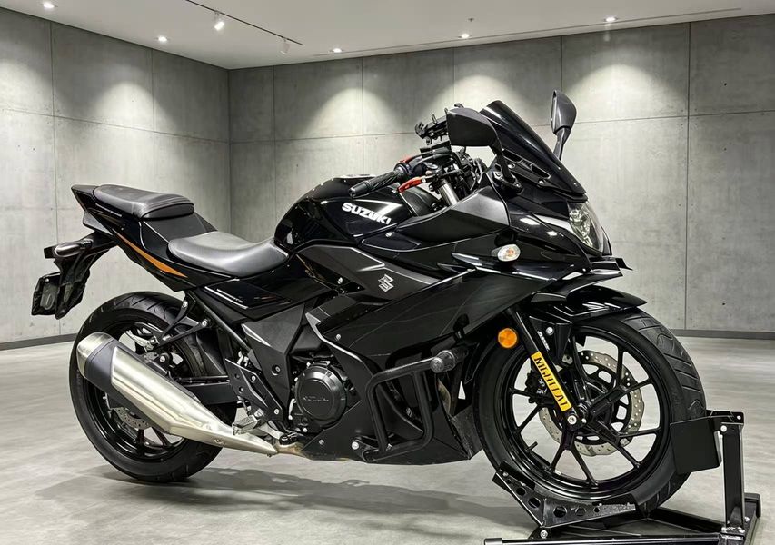 豪爵铃木 GSX250R