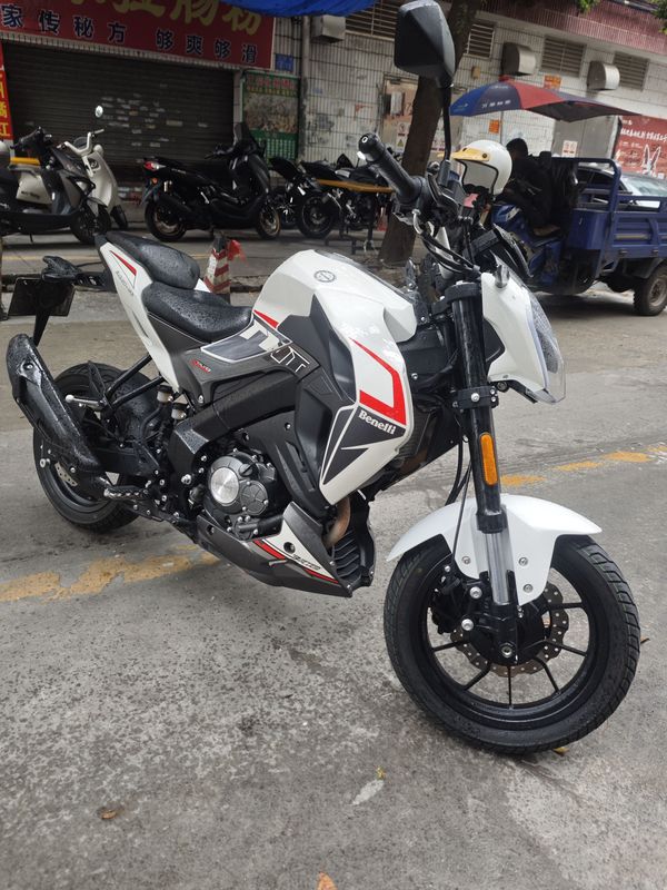 贝纳利 小迅龙 BN150S