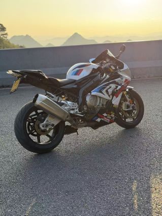宝马 S 1000 RR