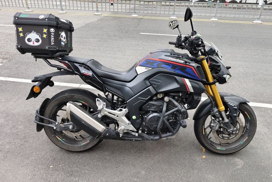 豪爵 XCR300