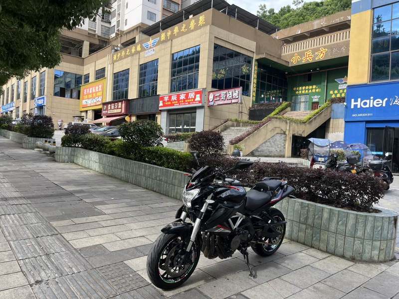 贝纳利 TNT600i