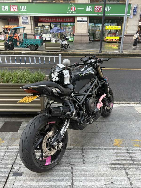 贝纳利 752S