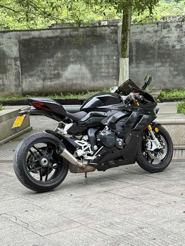 摩迪威 800RR