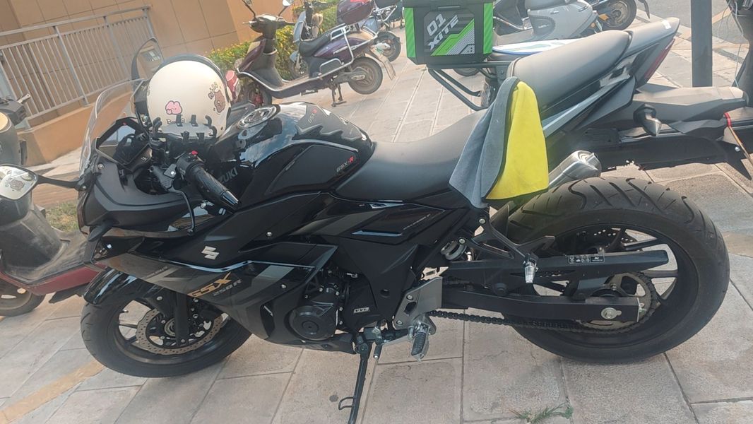 豪爵铃木 GSX250R