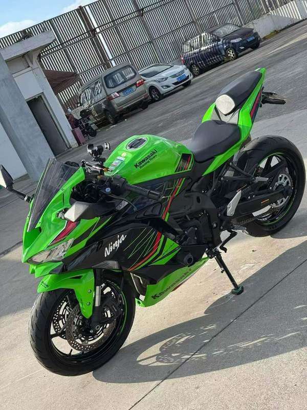 川崎 ZX-4R