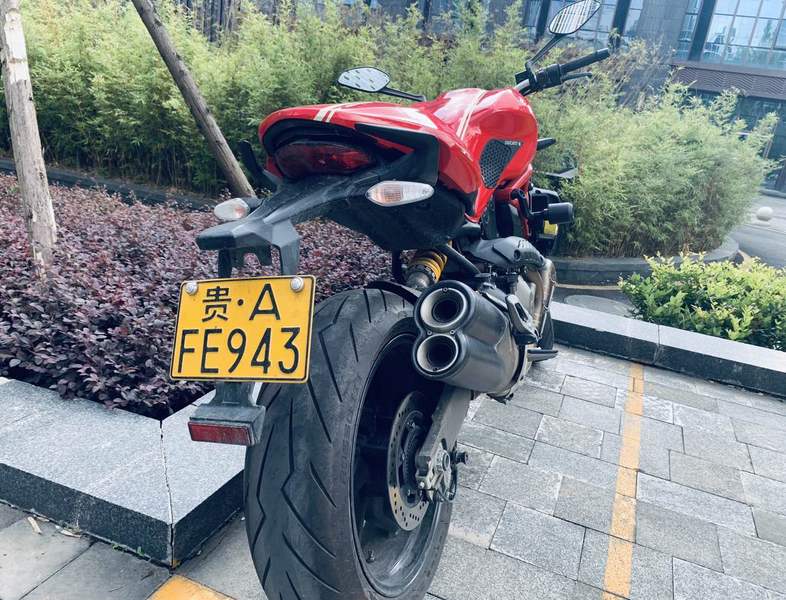 杜卡迪 Monster 821