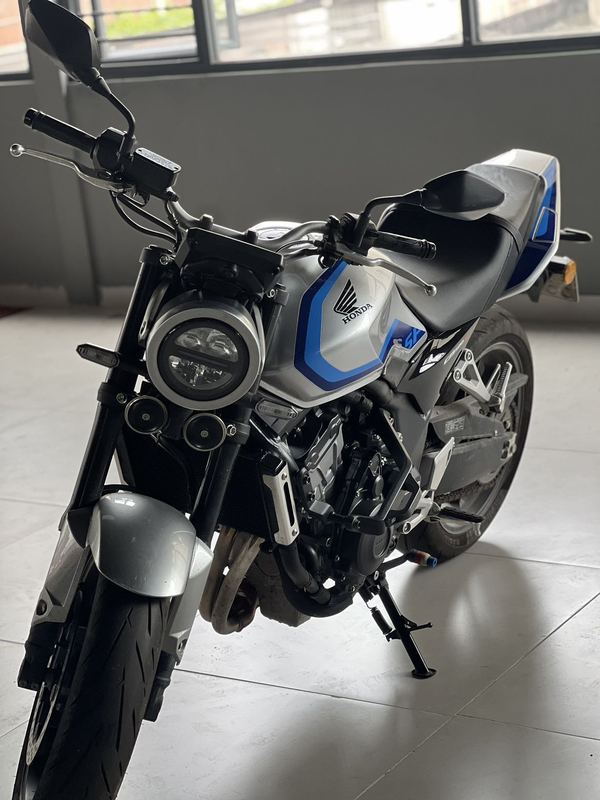 本田 CB500 Super Four