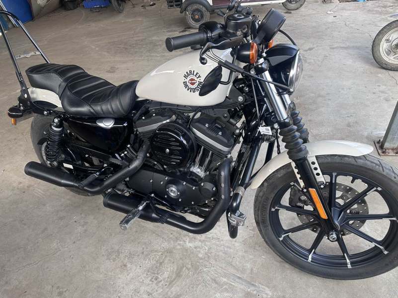 哈雷戴维森 Iron883 硬汉