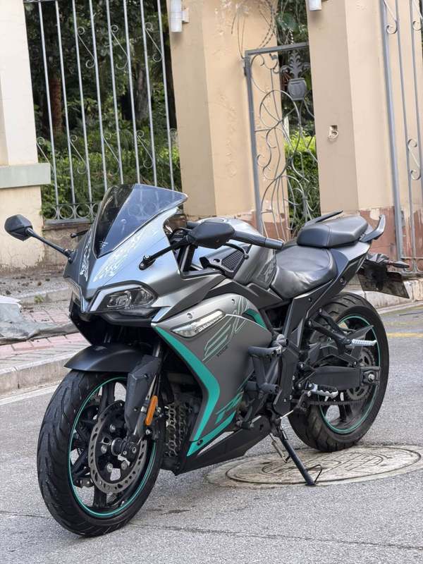 无极 300RR