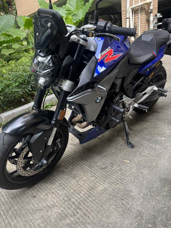 宝马 F 900 R