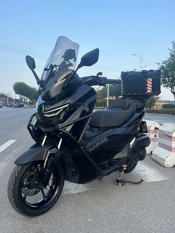 雅马哈 NMAX