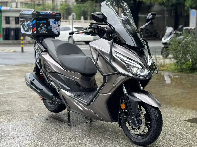 QJMOTOR 鸿250