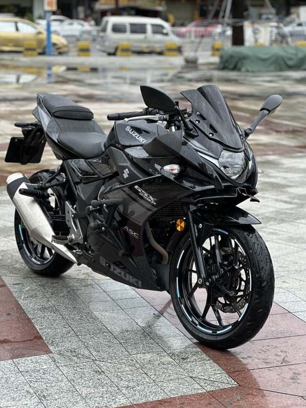 豪爵铃木 GSX250R
