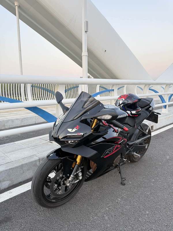 张雪机车 500RR