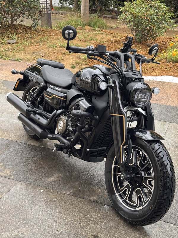 QJMOTOR 闪400