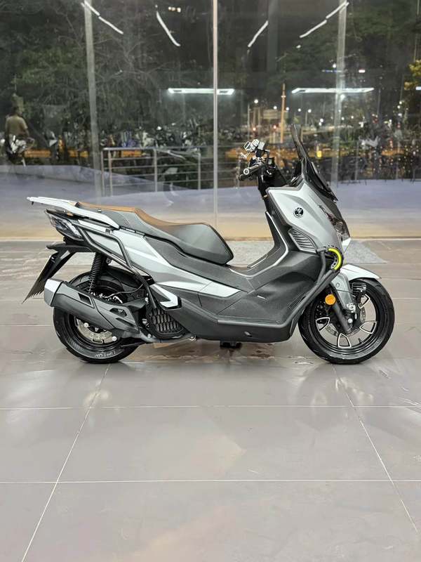 无极 SR150GT