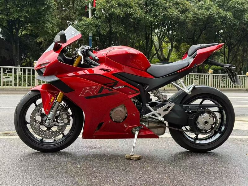 张雪机车 500RR