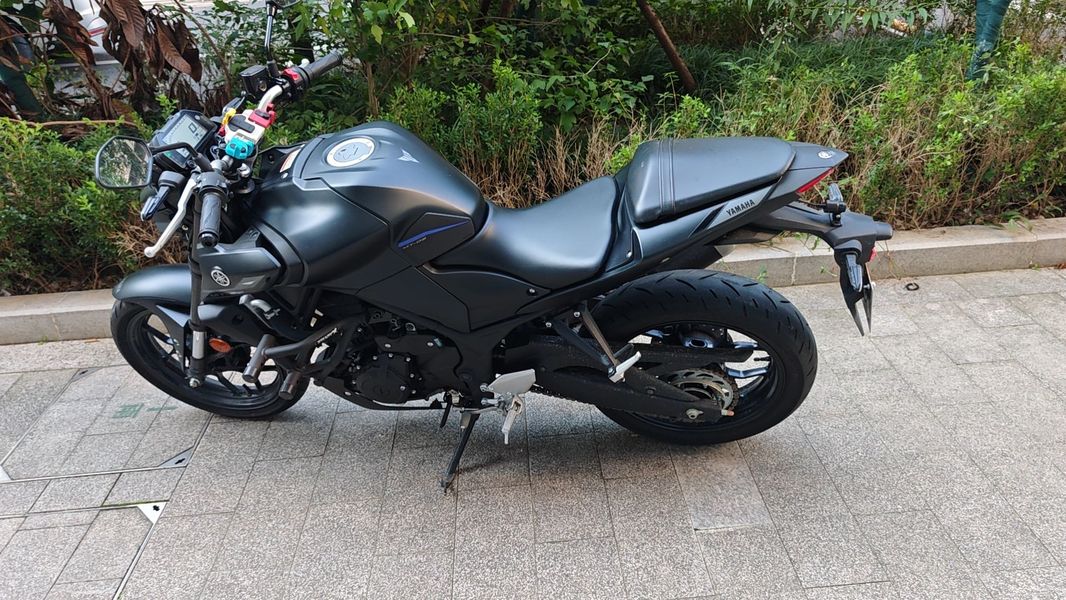雅马哈 MT-03