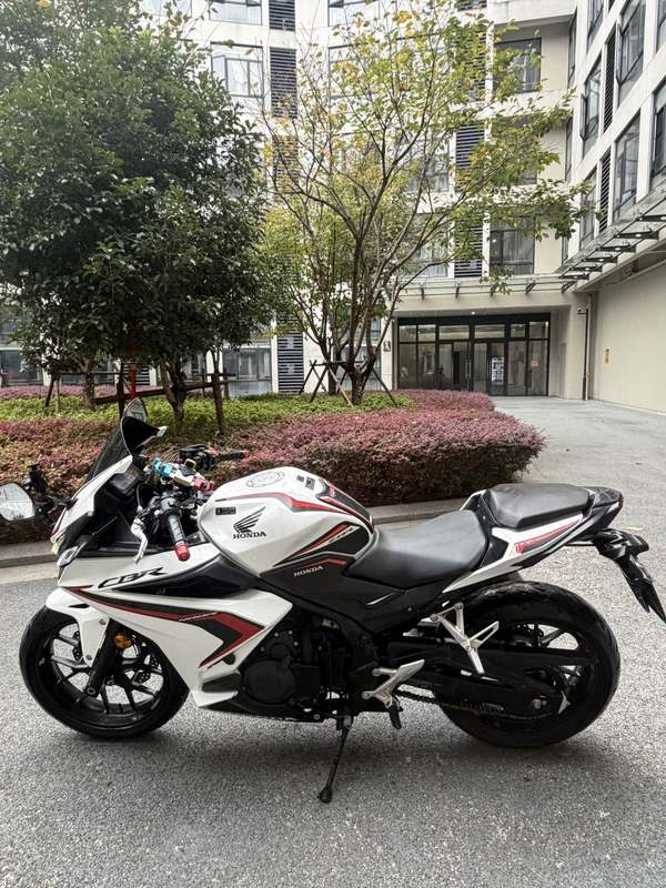本田WING CBR400R