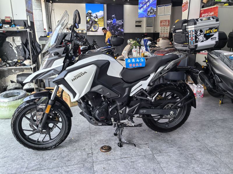 五羊本田 猛鸷 CB190X