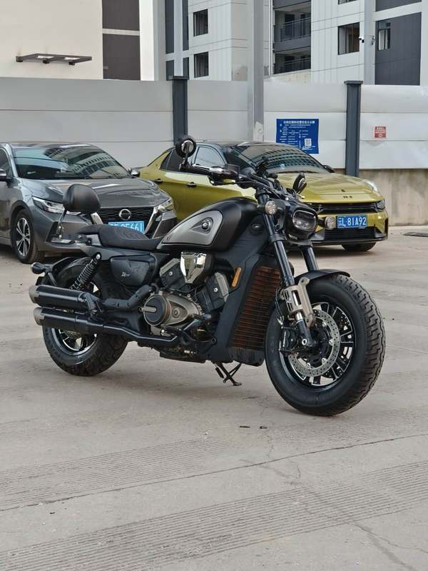 QJMOTOR 闪600