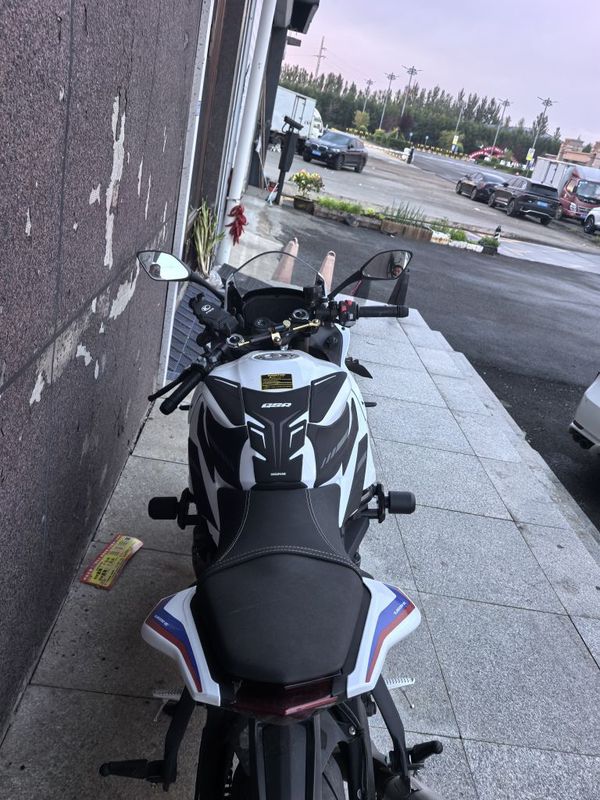 QJMOTOR 赛600