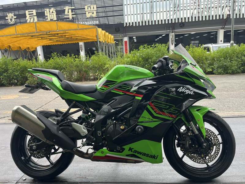 川崎 ZX-4R