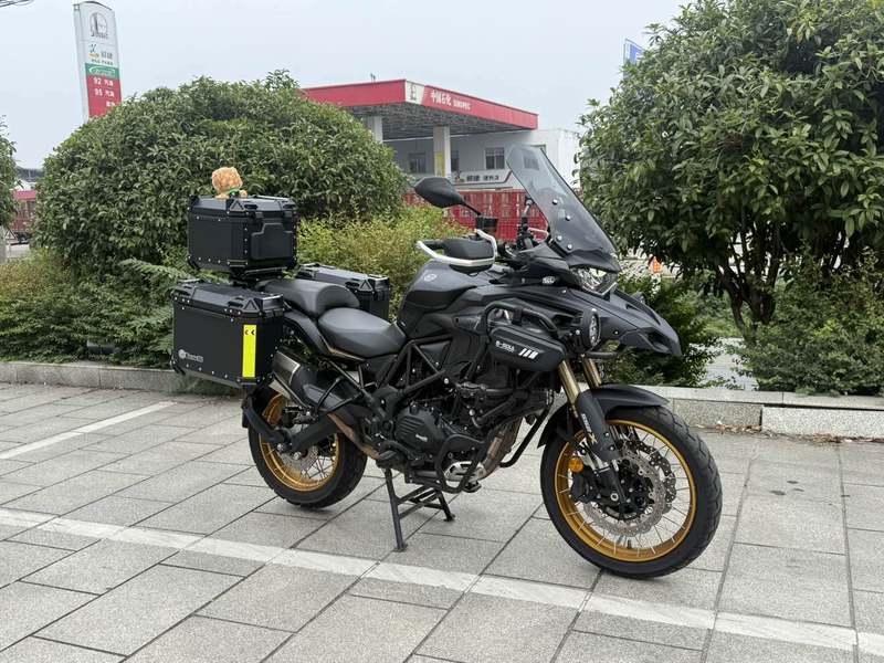 贝纳利 TRK552