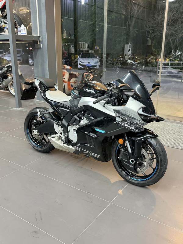 春风 675SR
