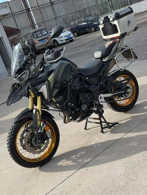 贝纳利 TRK702