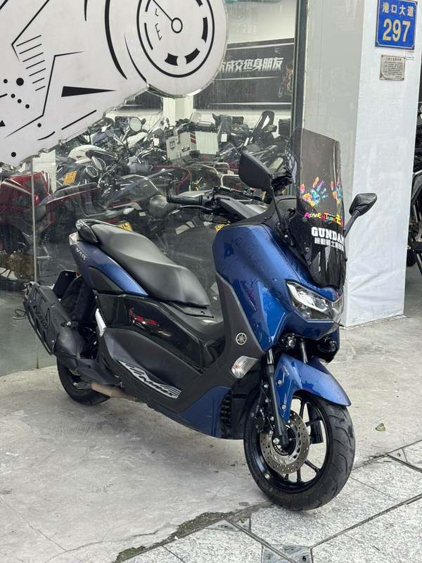 雅马哈 NMAX