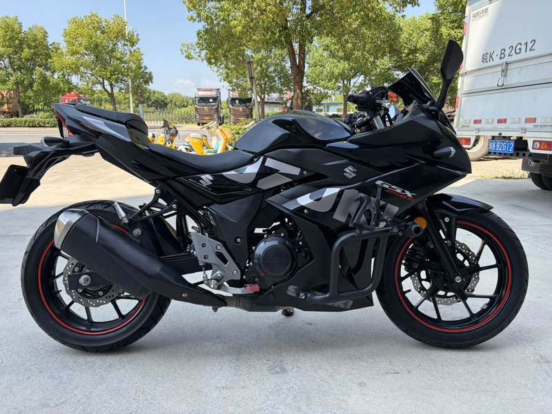 豪爵铃木 GSX250R